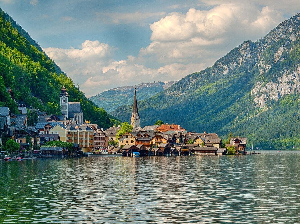 Hallstatt village on the Hallstätter See