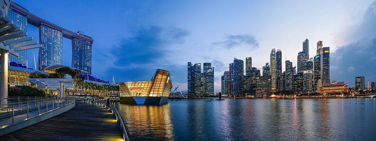 Marina Bay Sands and the CBD skyline at dusk